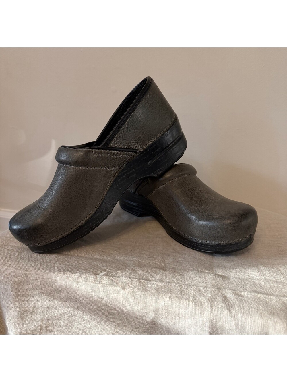Dansko Professional Womens Clogs EU 40 Pewter Textured Leather Grey Work Shoes